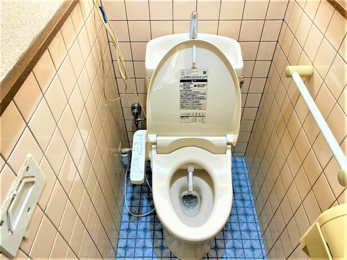 小倉南区朽網西　トイレセット交換